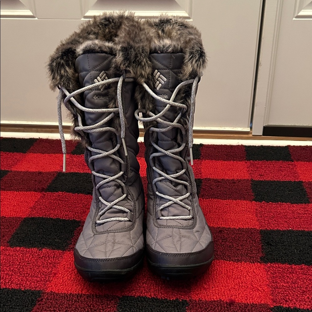 Columbia Women's Quilted Gray Winter Boots